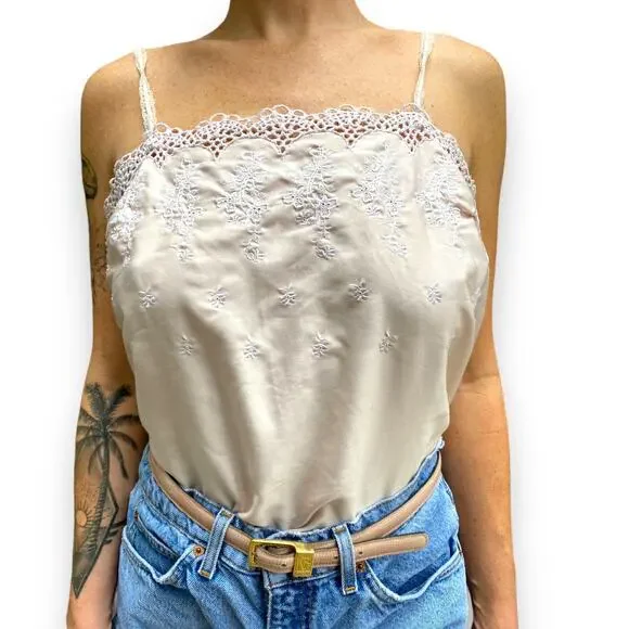 Vintage 80s Gold Label Victoria's Secret VS Baby Pink Scalloped Lace Eyelet Cami - Picture 3 of 11